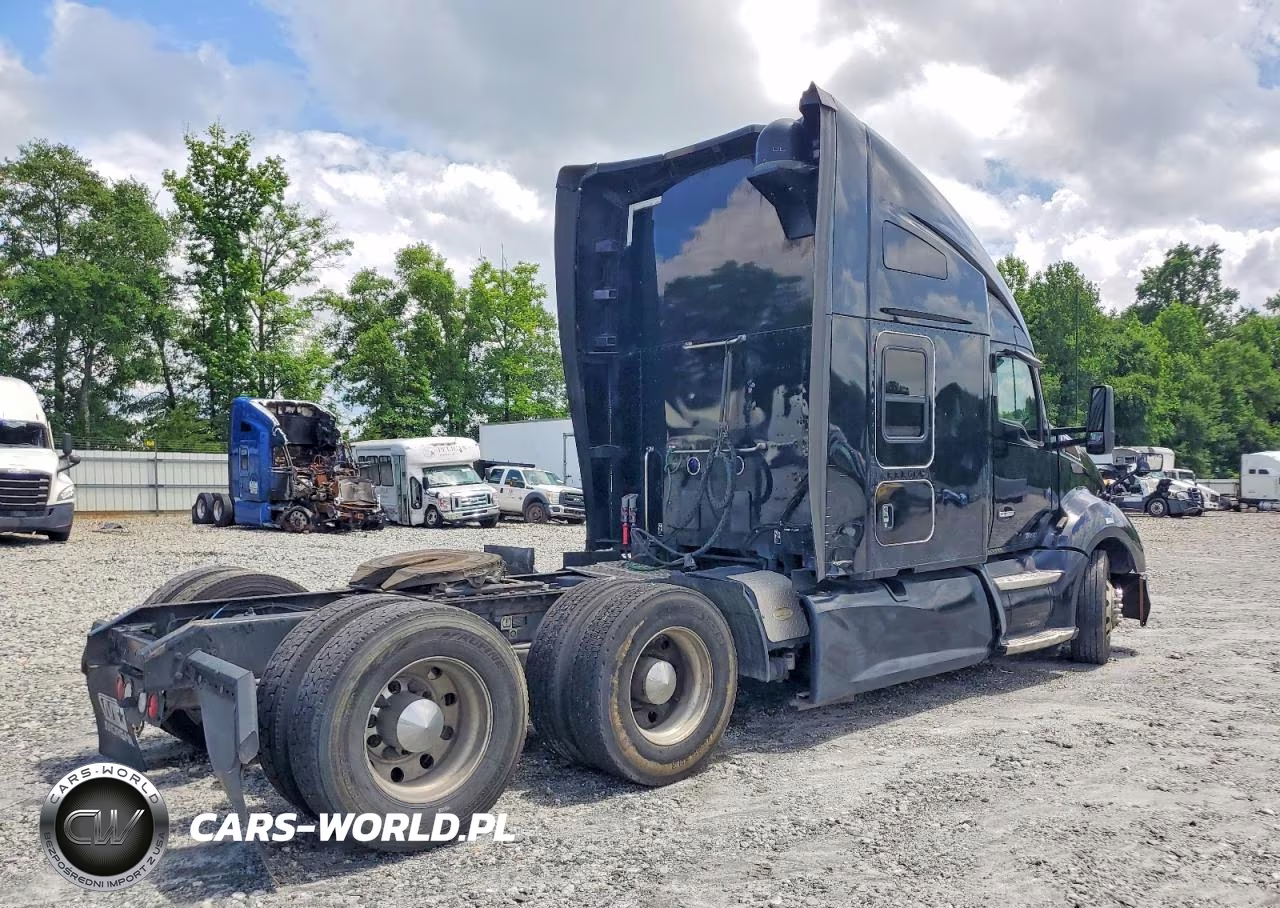 2018 Kenworth Construction T680 VIN:1XKYD49X4JJ201740 - 4