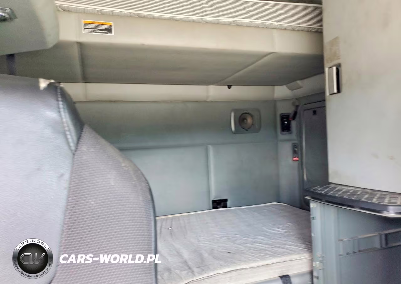 2018 Kenworth Construction T680 VIN:1XKYD49X4JJ201740 - 6