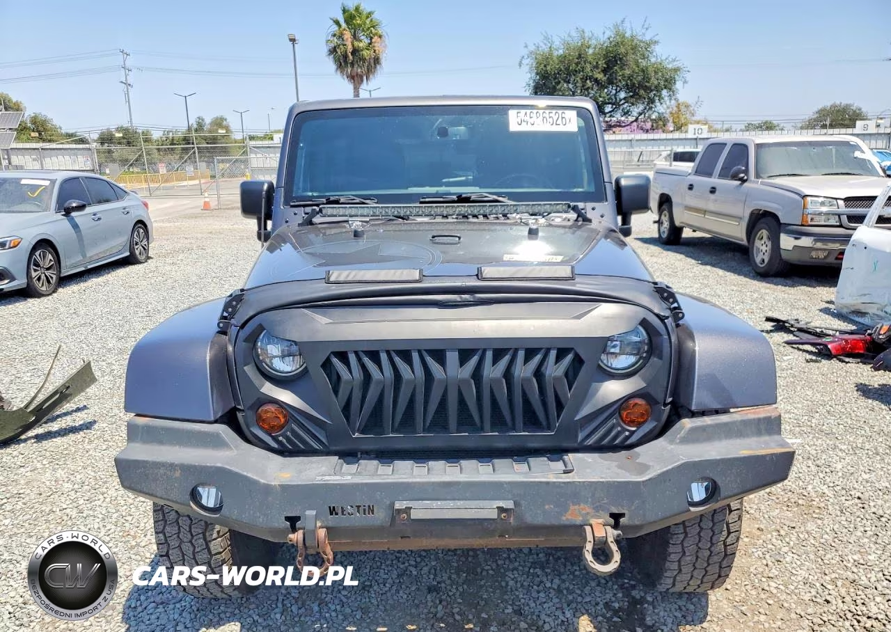 2018 Jeep Wrangler Unlimited Sport VIN:1C4BJWDG5JL851534 - 5