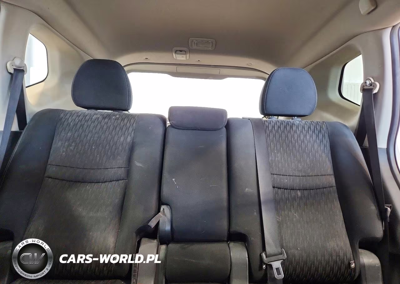 2017 Nissan Rogue S VIN:KNMAT2MV9HP548613 - 10