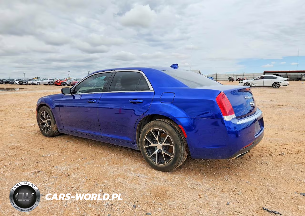 2020 Chrysler 300 Touring VIN:2C3CCAAG1LH189560 - 2