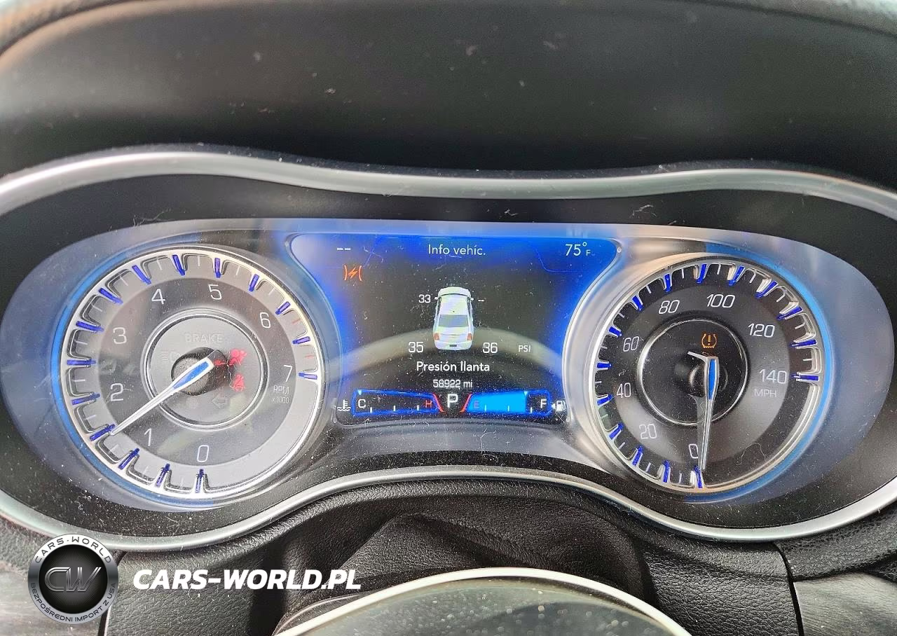 2020 Chrysler 300 Touring VIN:2C3CCAAG1LH189560 - 9