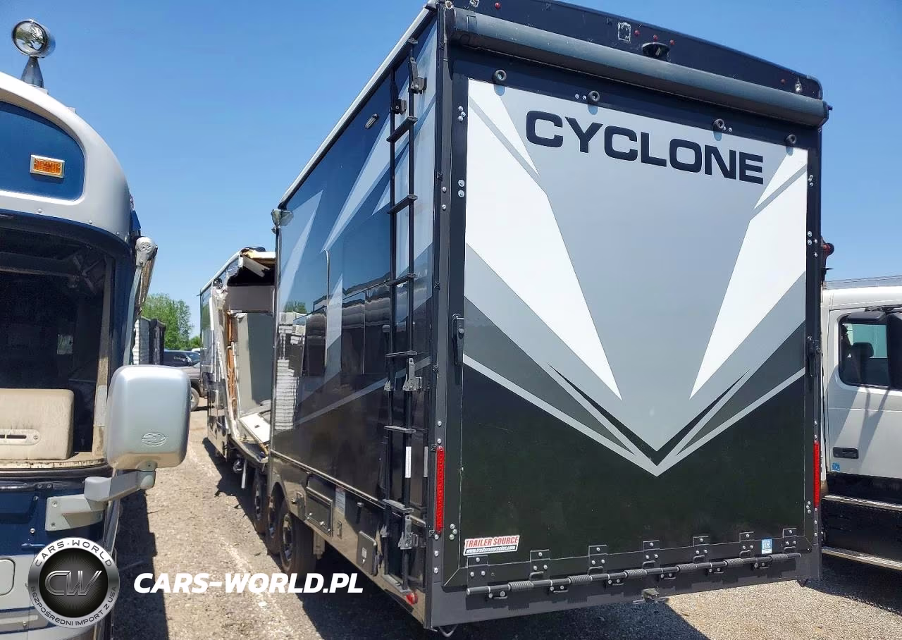 2024 Heartland Cyclone Camper VIN:5SFCG4532RE529983 - 3