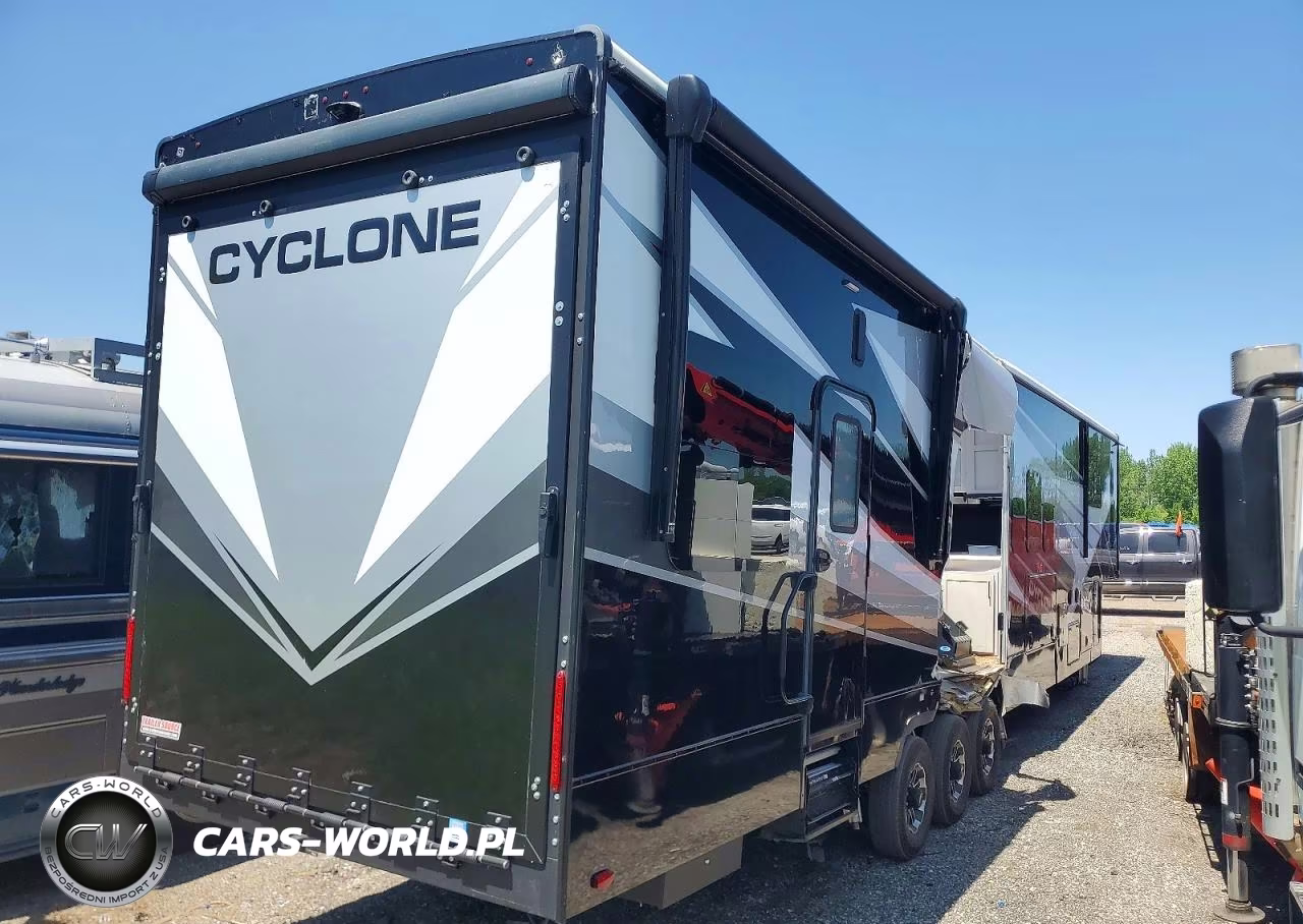 2024 Heartland Cyclone Camper VIN:5SFCG4532RE529983 - 4