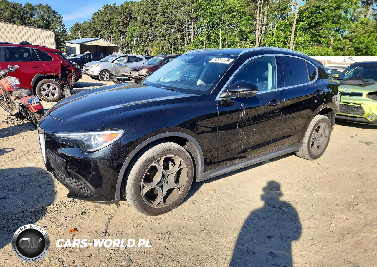 2018 Alfa Romeo Stelvio – zdjęcie 1 z 13