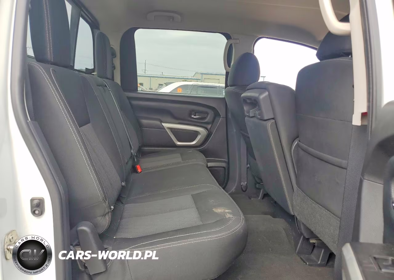 2018 Nissan Titan S VIN:1N6AA1EJ5JN529843 - 10
