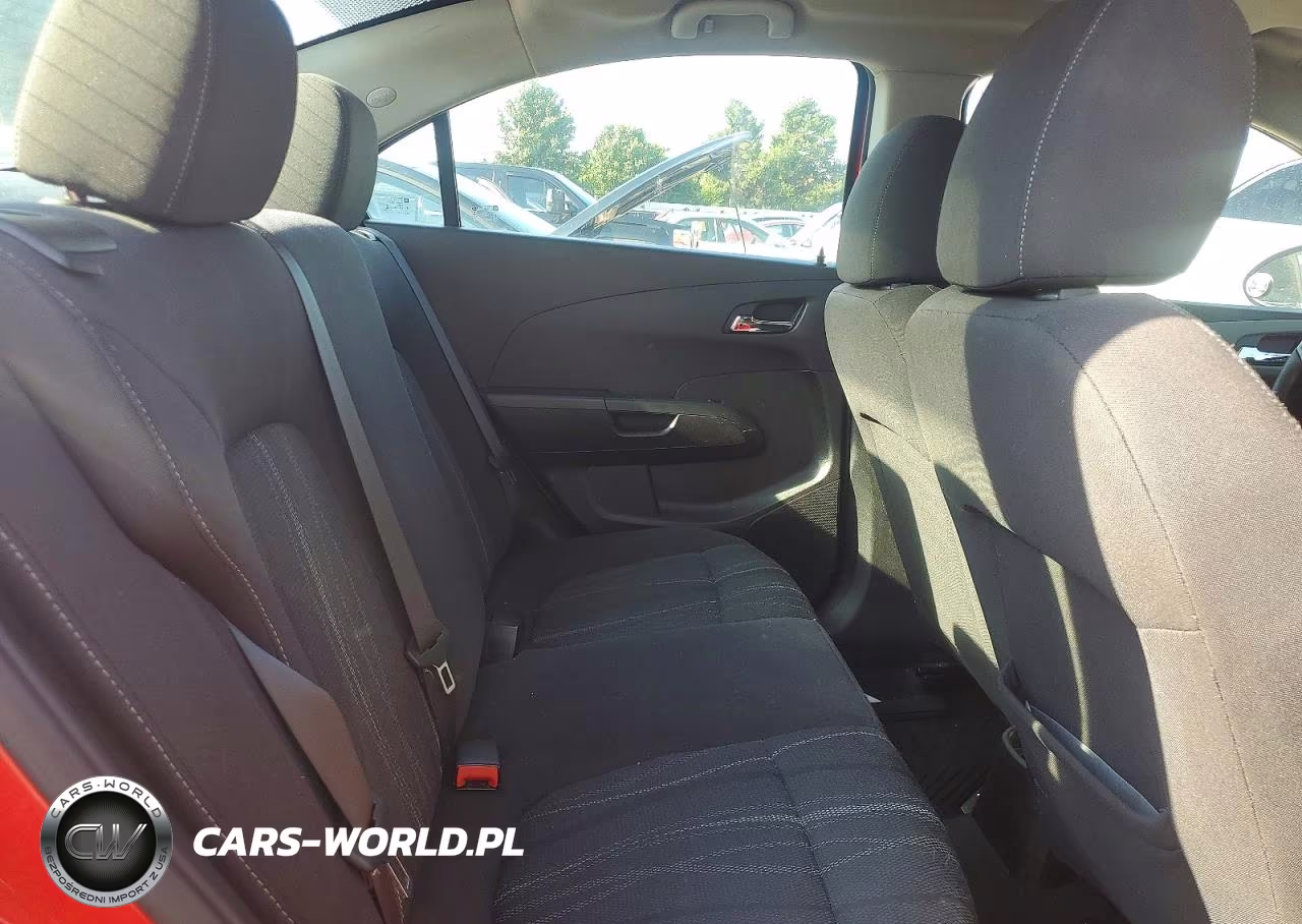 2015 Chevrolet Sonic Lt VIN:1G1JC5SH8F4185517 - 10