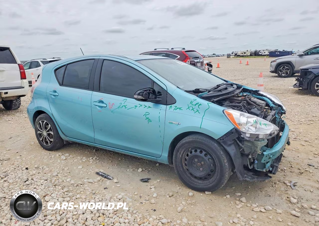 2012 Toyota Prius C Two VIN:JTDKDTB37C1018273 - 4