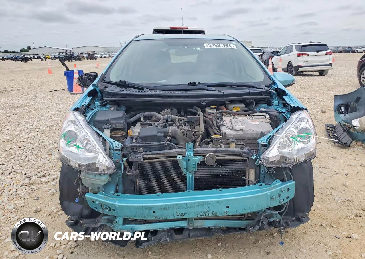 2012 Toyota Prius C Two VIN:JTDKDTB37C1018273 - 5