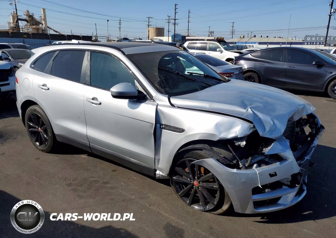 2018 Jaguar F-Pace Prestige VIN:SADCK2FX0JA294328 - 4