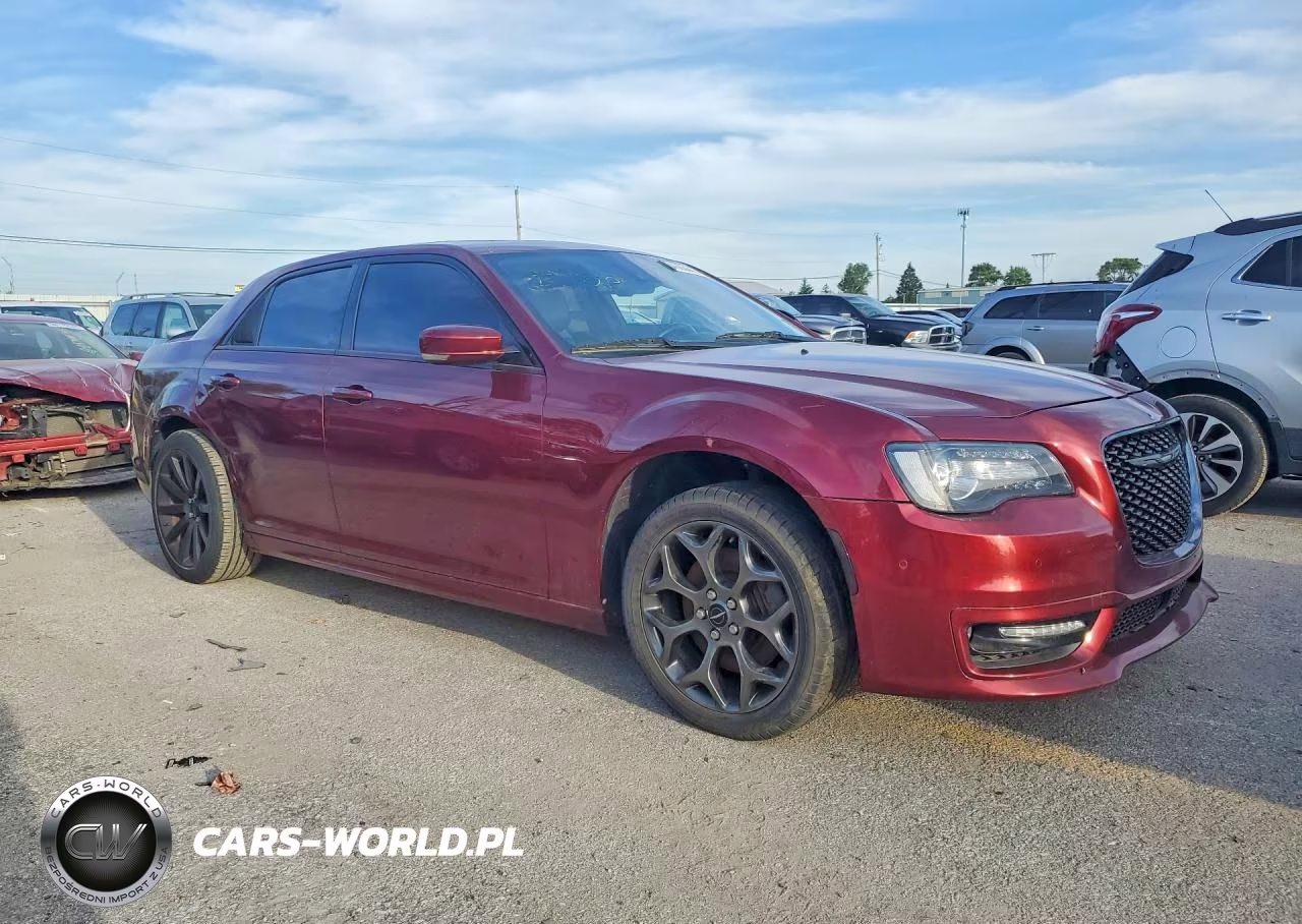 2018 Chrysler 300 S VIN:2C3CCAGG8JH302358 - 4