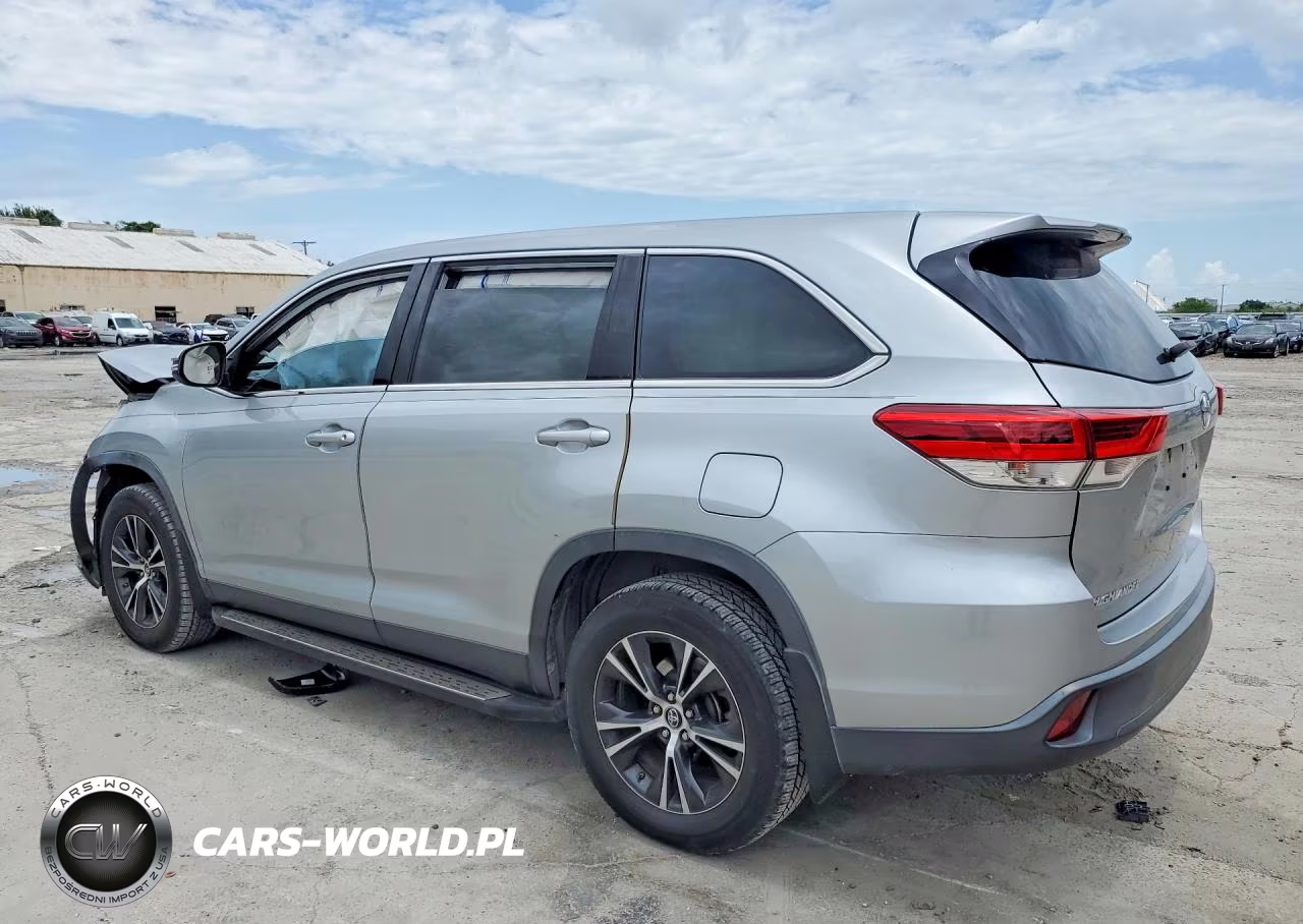 2019 Toyota Highlander Le VIN:5TDZARFH2KS055393 - 2