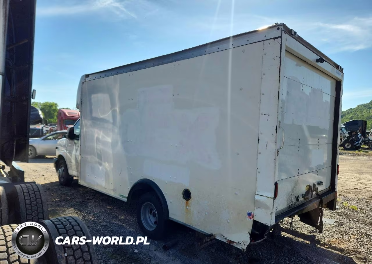 2020 GMC Savana Delivery Truck VIN:1GD37SCG2L1117232 - 2