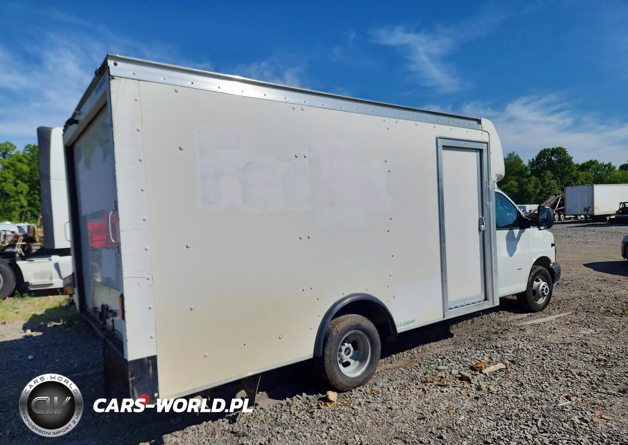 2020 GMC Savana Delivery Truck VIN:1GD37SCG2L1117232 - 3