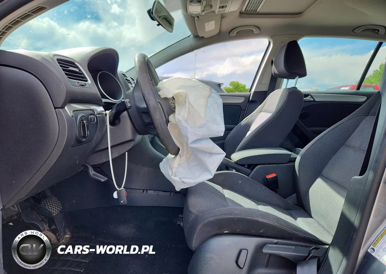 2012 Volkswagen Golf VIN:WVWDB7AJ1CW113369 - 7