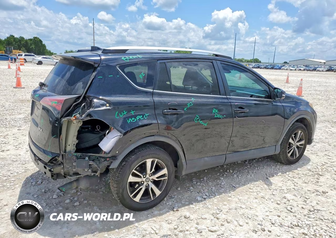 2018 Toyota Rav4 Xle VIN:2T3WFREV3JW416042 - 3