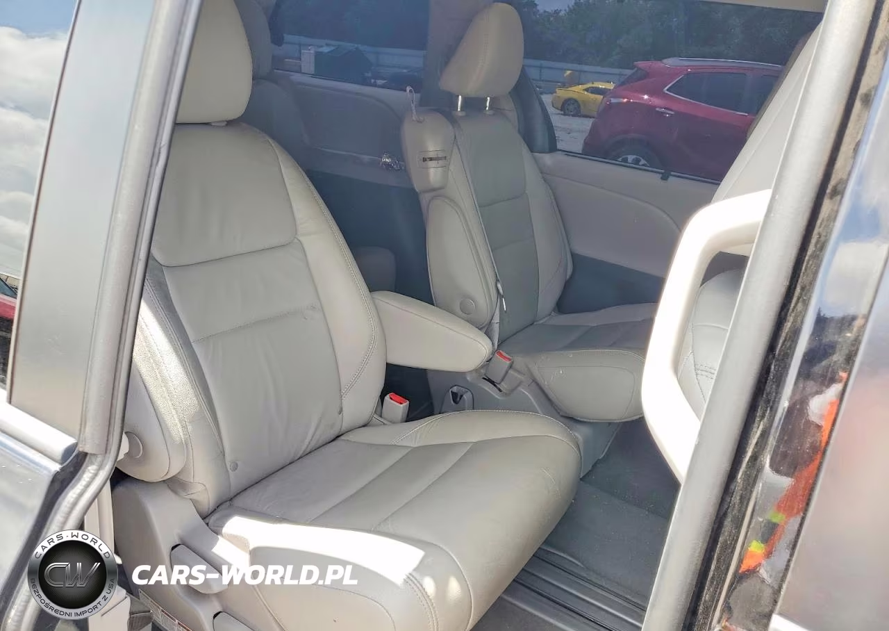 2018 Toyota Sienna Xle 8-Passenger VIN:5TDYZ3DC8JS921413 - 11