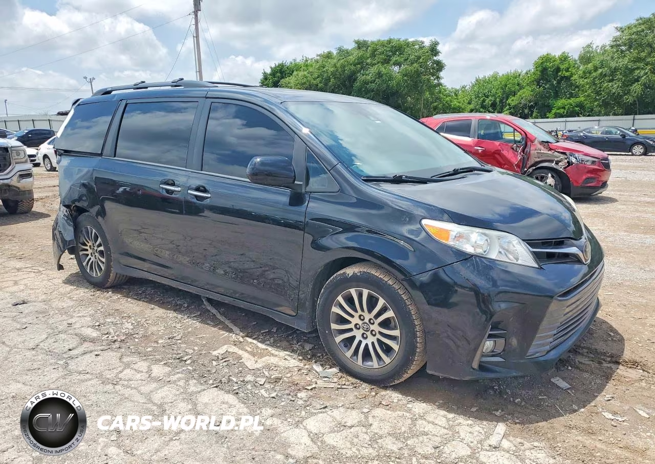2018 Toyota Sienna Xle 8-Passenger VIN:5TDYZ3DC8JS921413 - 4