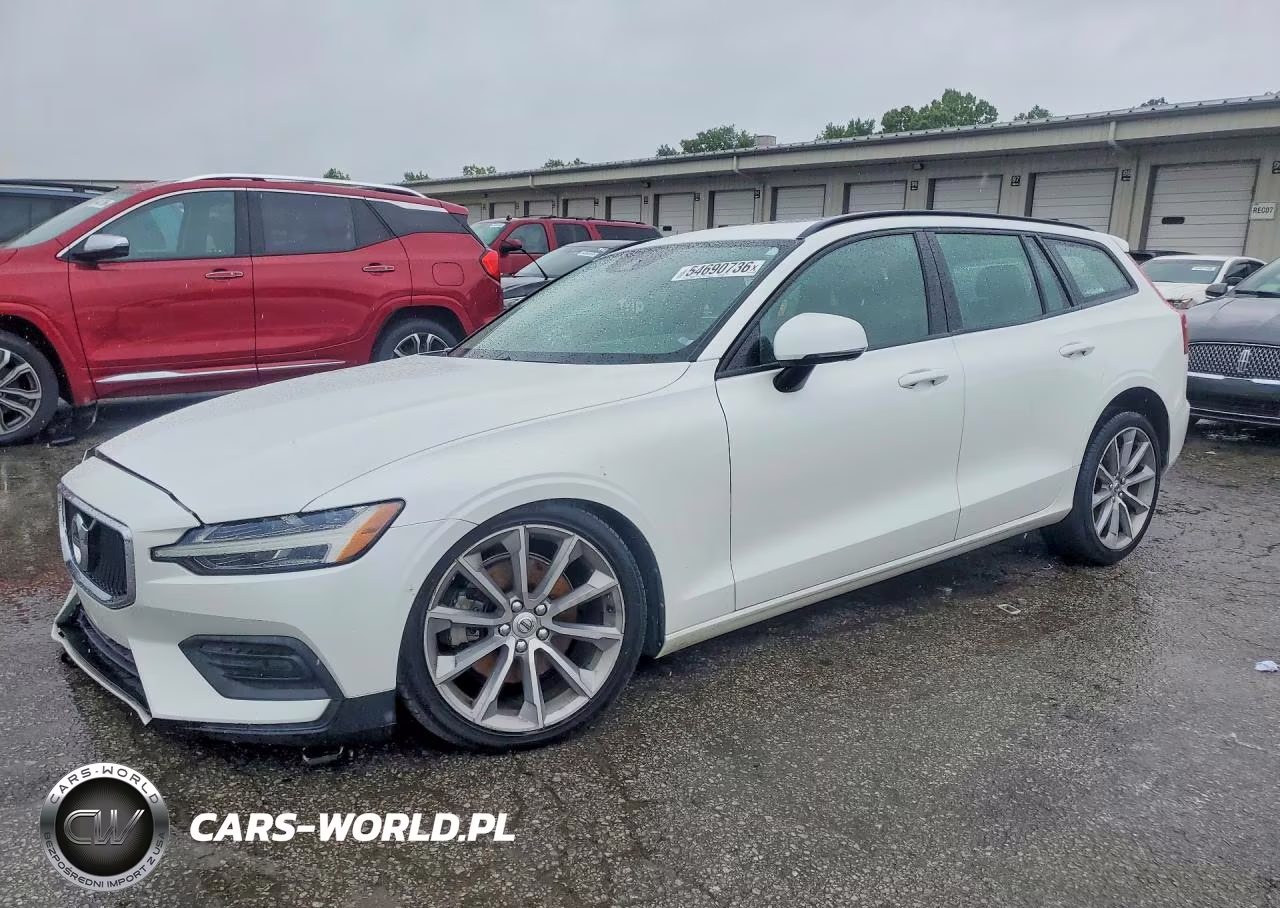 2020 Volvo V60 T5 Momentum – zdjęcie 1 z 12