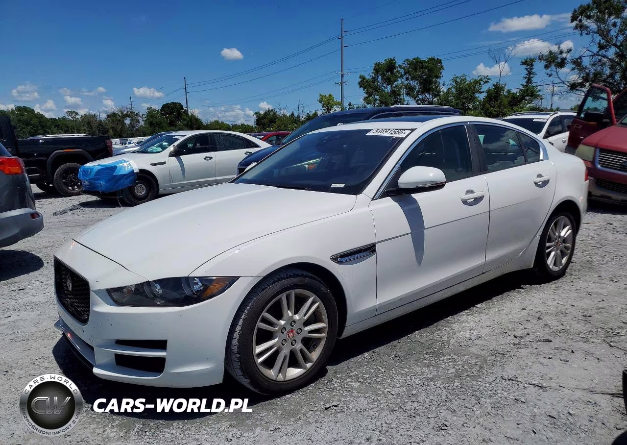 2017 Jaguar Xe Premium