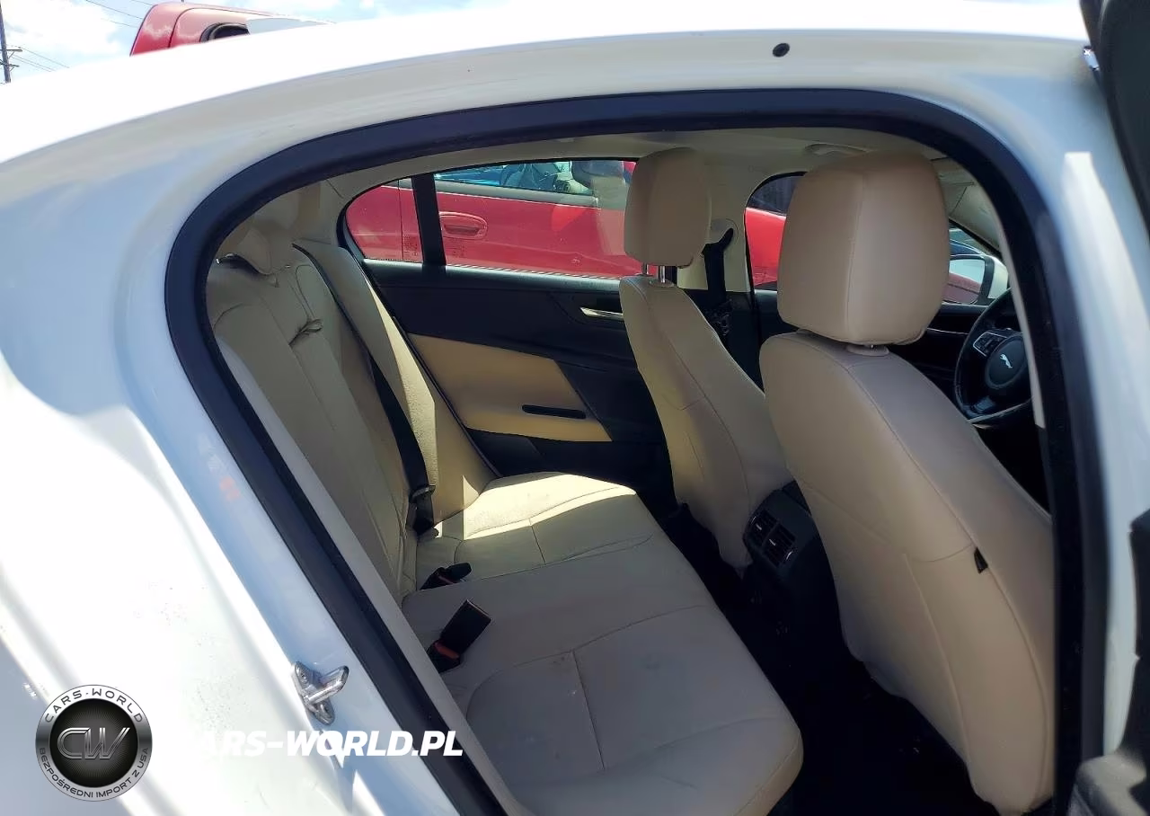 2017 Jaguar Xe Premium VIN:SAJAD4BG6HA953779 - 10
