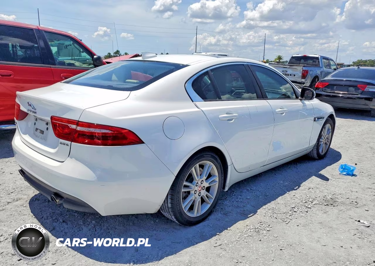 2017 Jaguar Xe Premium VIN:SAJAD4BG6HA953779 - 3