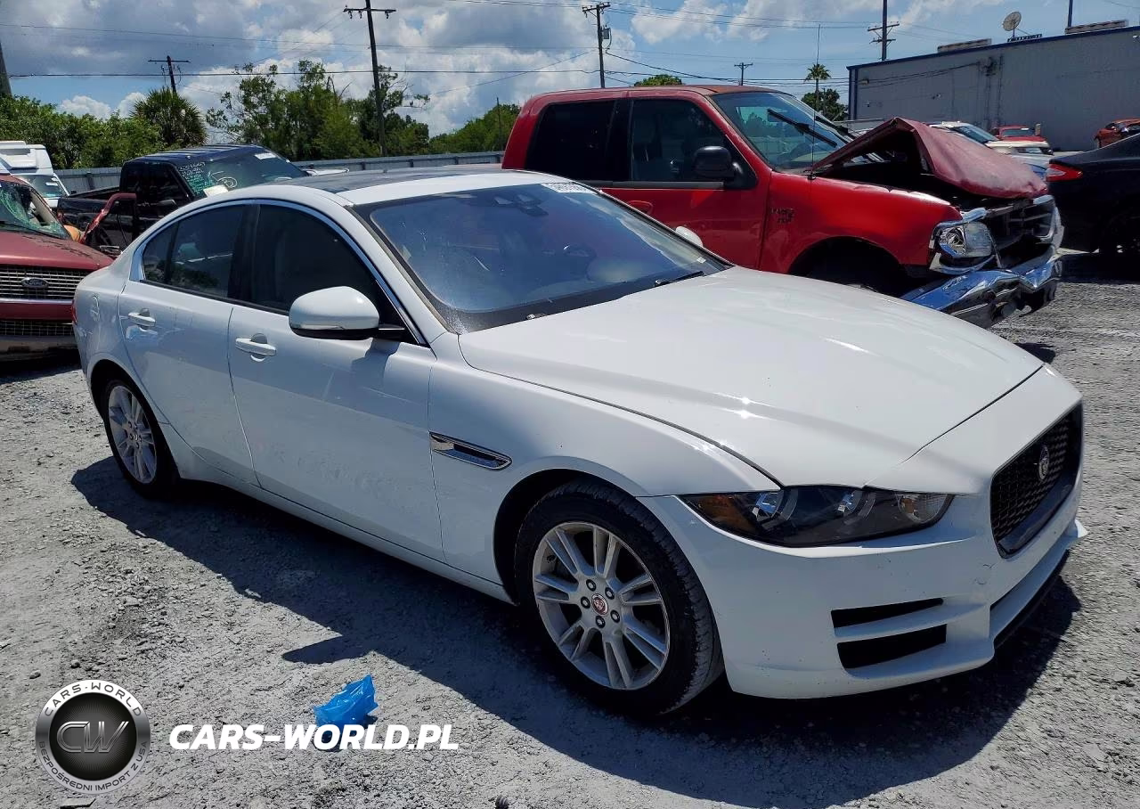 2017 Jaguar Xe Premium VIN:SAJAD4BG6HA953779 - 4