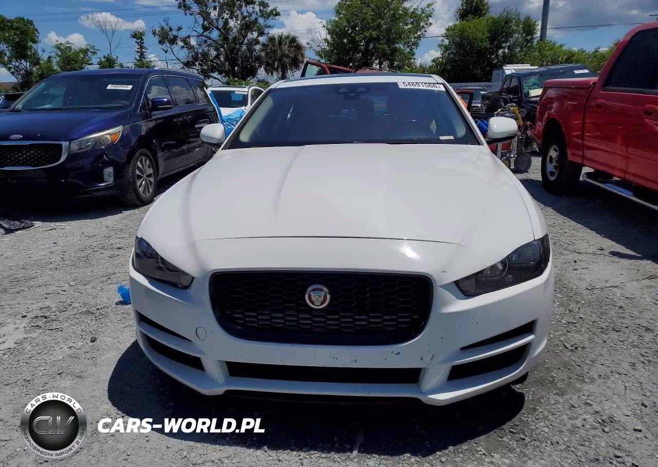 2017 Jaguar Xe Premium VIN:SAJAD4BG6HA953779 - 5