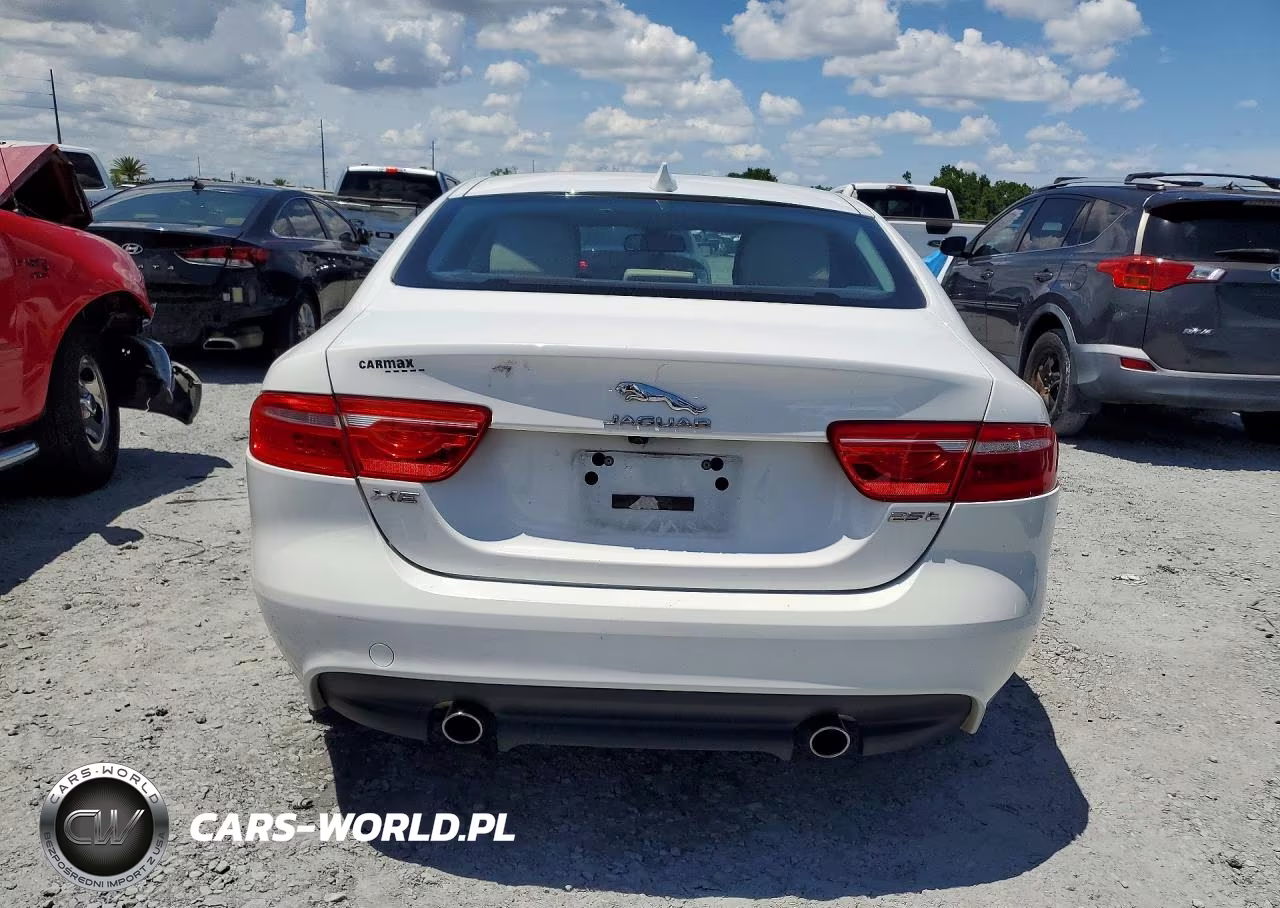 2017 Jaguar Xe Premium VIN:SAJAD4BG6HA953779 - 6