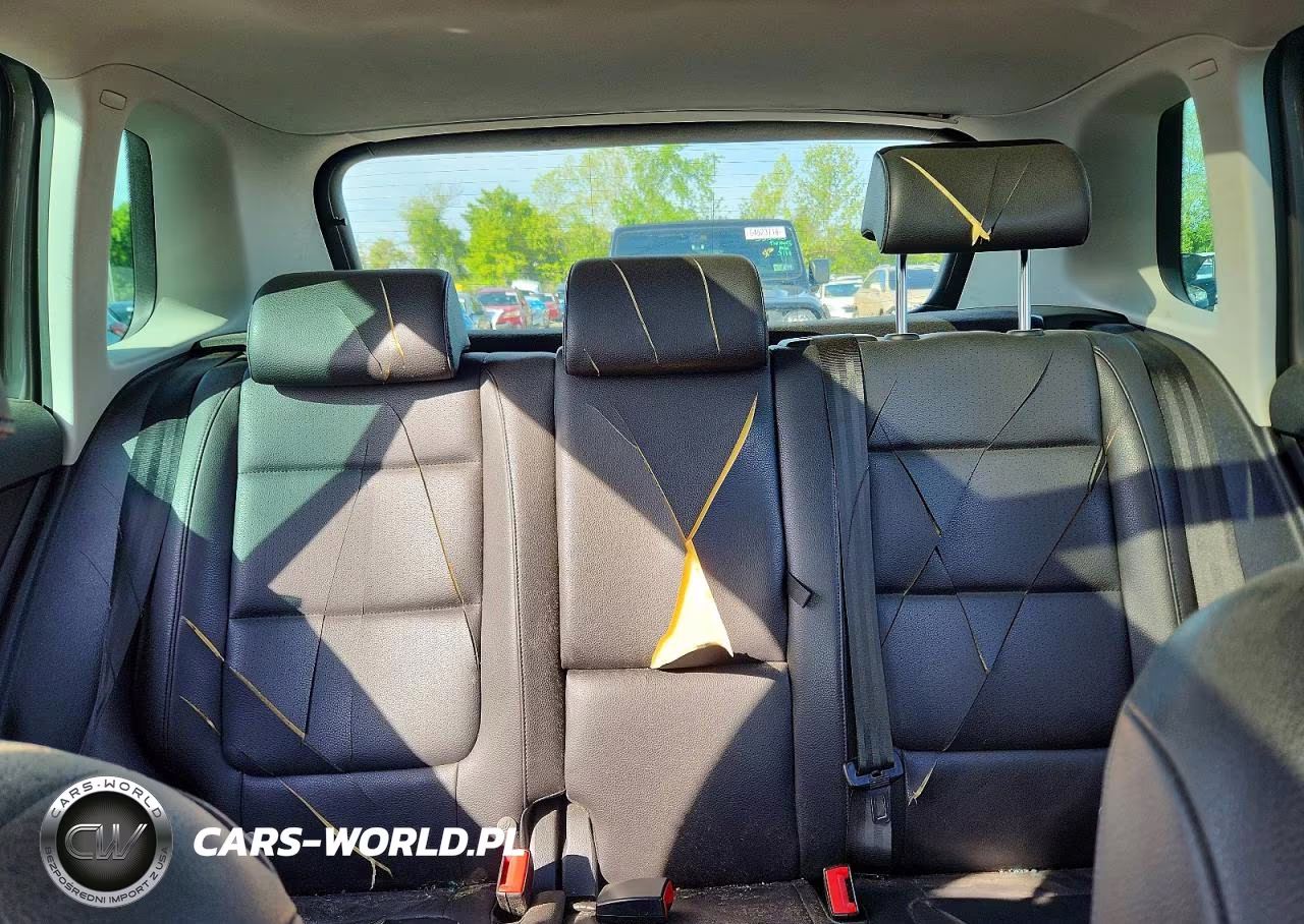 2011 Volkswagen Tiguan S VIN:WVGBV7AX4BW560596 - 10