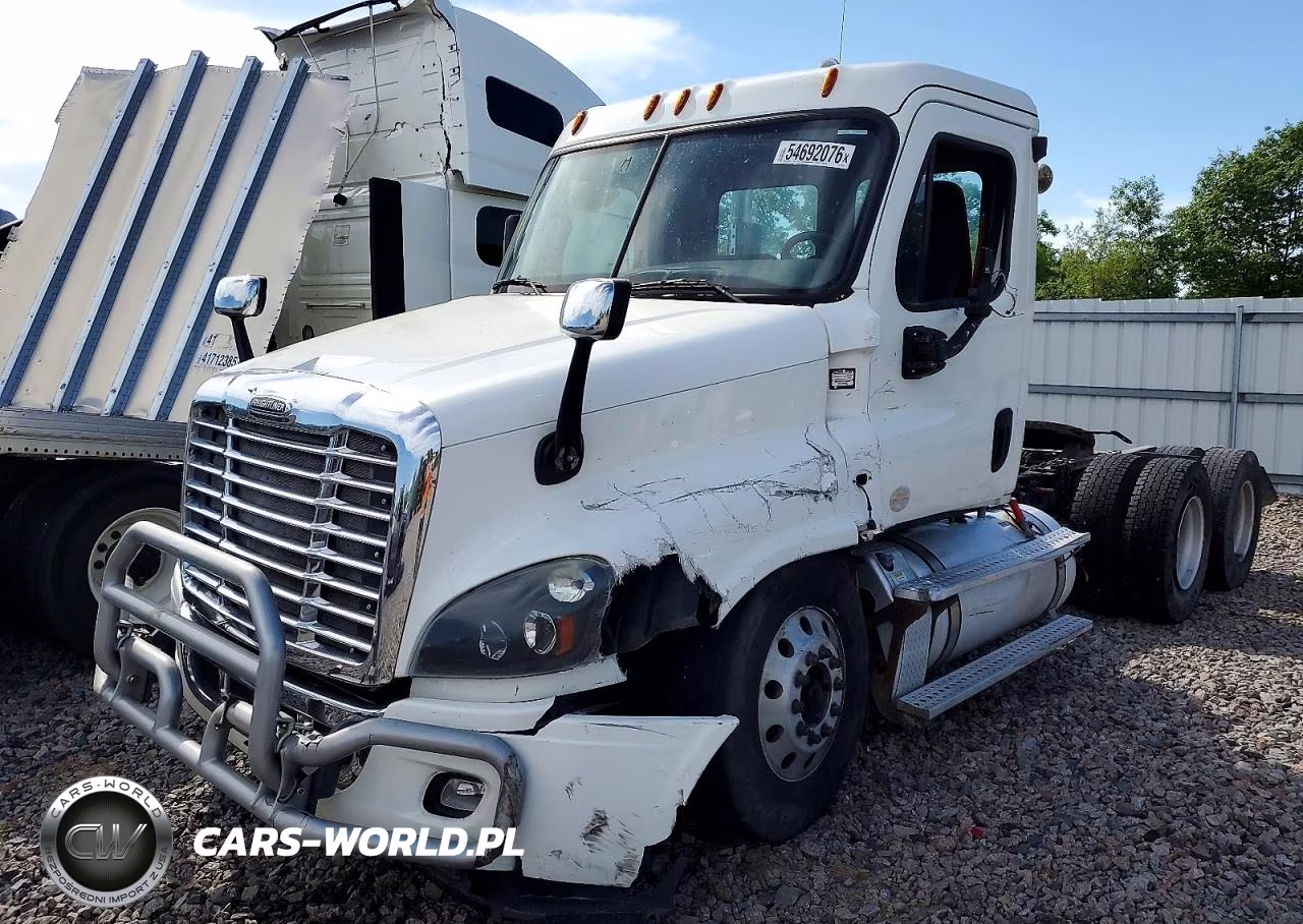 2014 Freightliner Cascadia Semi Truck VIN:1FUJGEDV9ELFW3763 - 2