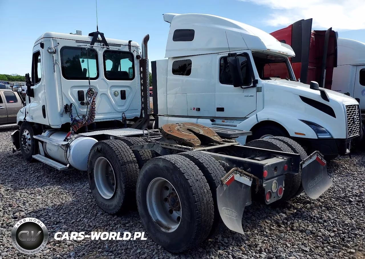 2014 Freightliner Cascadia Semi Truck VIN:1FUJGEDV9ELFW3763 - 3
