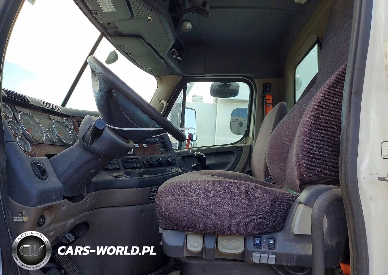 2014 Freightliner Cascadia Semi Truck VIN:1FUJGEDV9ELFW3763 - 5