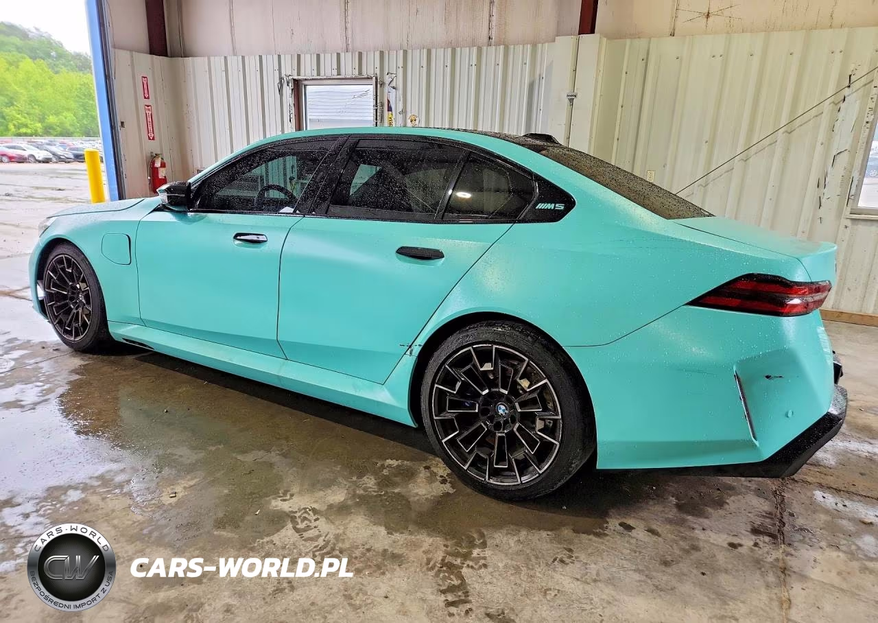 2025 BMW M5 VIN:WBS83FK02SCU40077 - 2