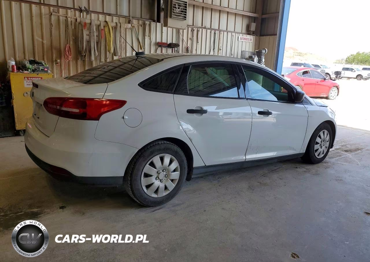 2017 Ford Focus S VIN:1FADP3E29HL235473 - 3