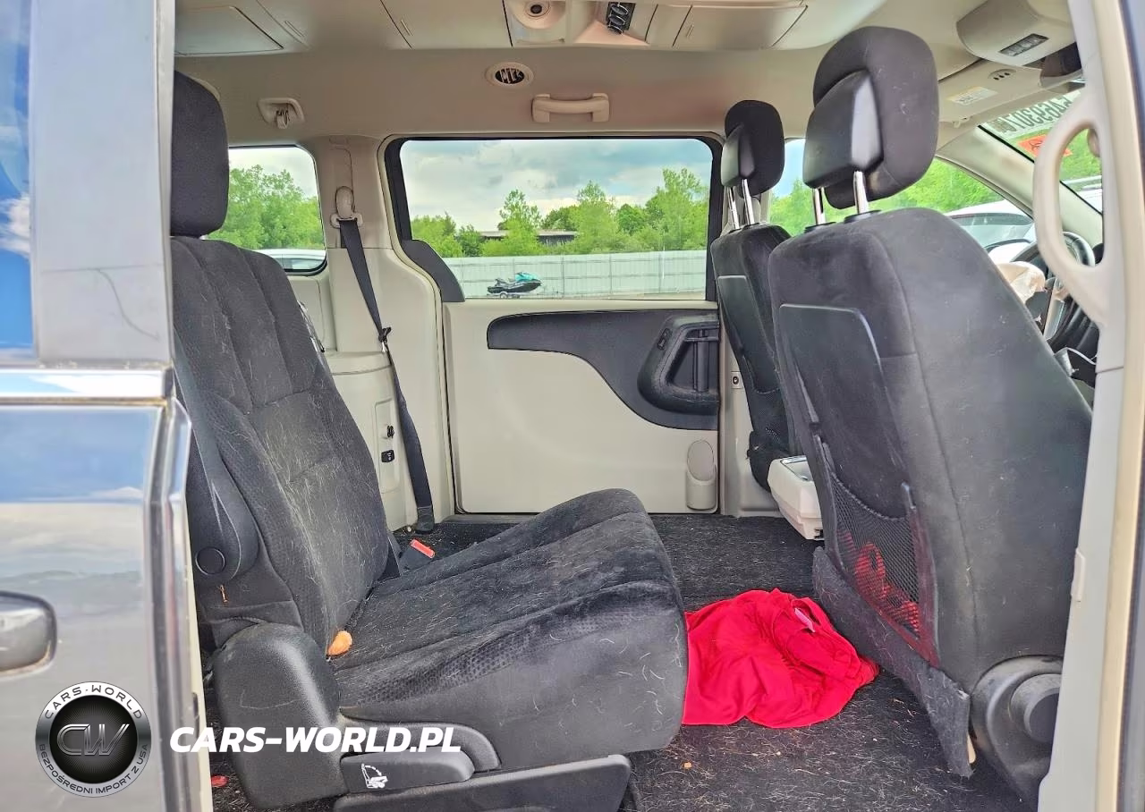 2011 Chrysler Town & Country Touring VIN:2A4RR5DG8BR712051 - 11