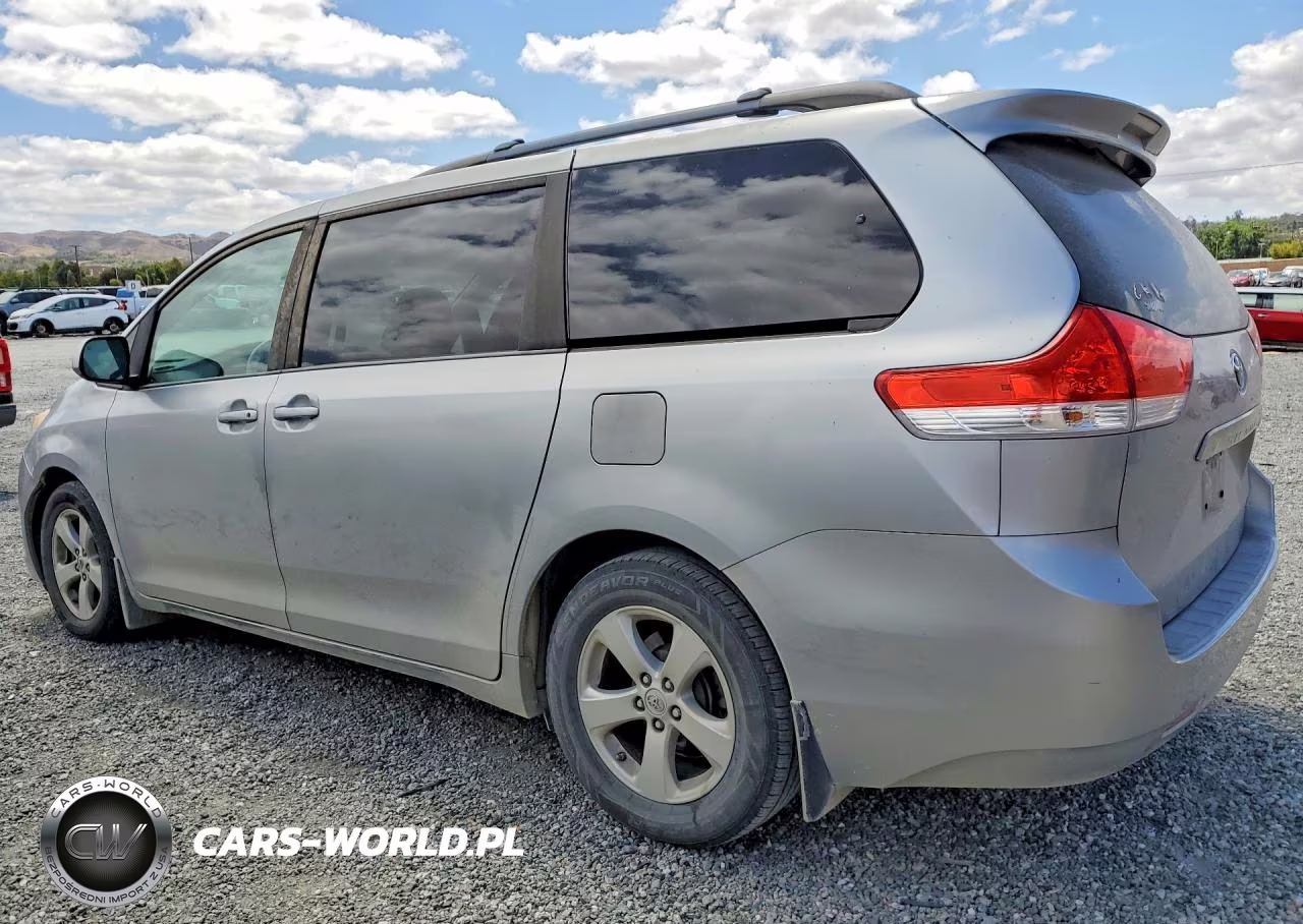 2012 Toyota Sienna Le VIN:5TDKK3DC6CS216204 - 2
