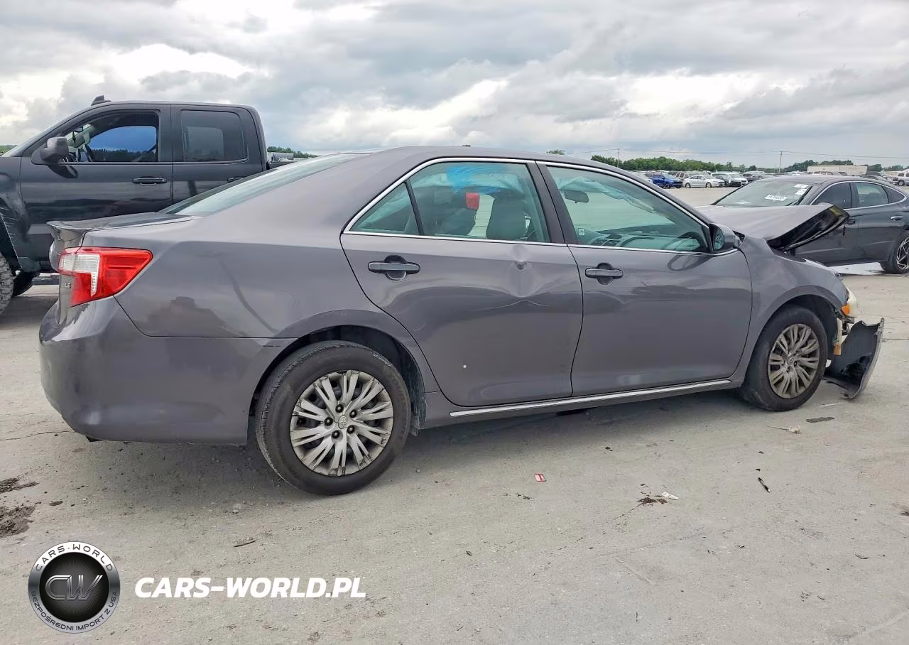 2014 Toyota Camry Le VIN:4T4BF1FK4ER381911 - 3