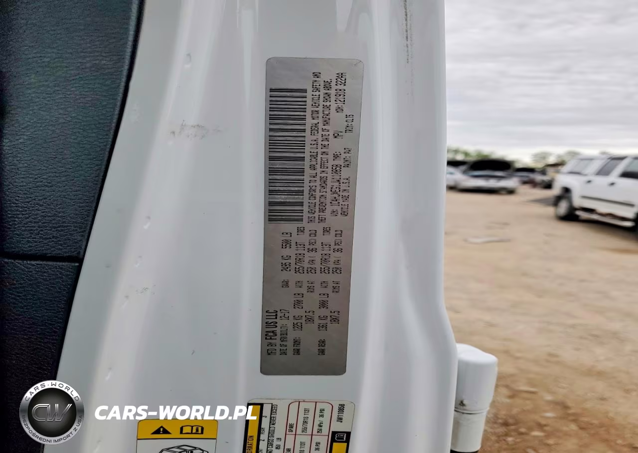 2018 Jeep Wrangler Unlimited Sahara VIN:1C4HJXEG1JW110858 - 12