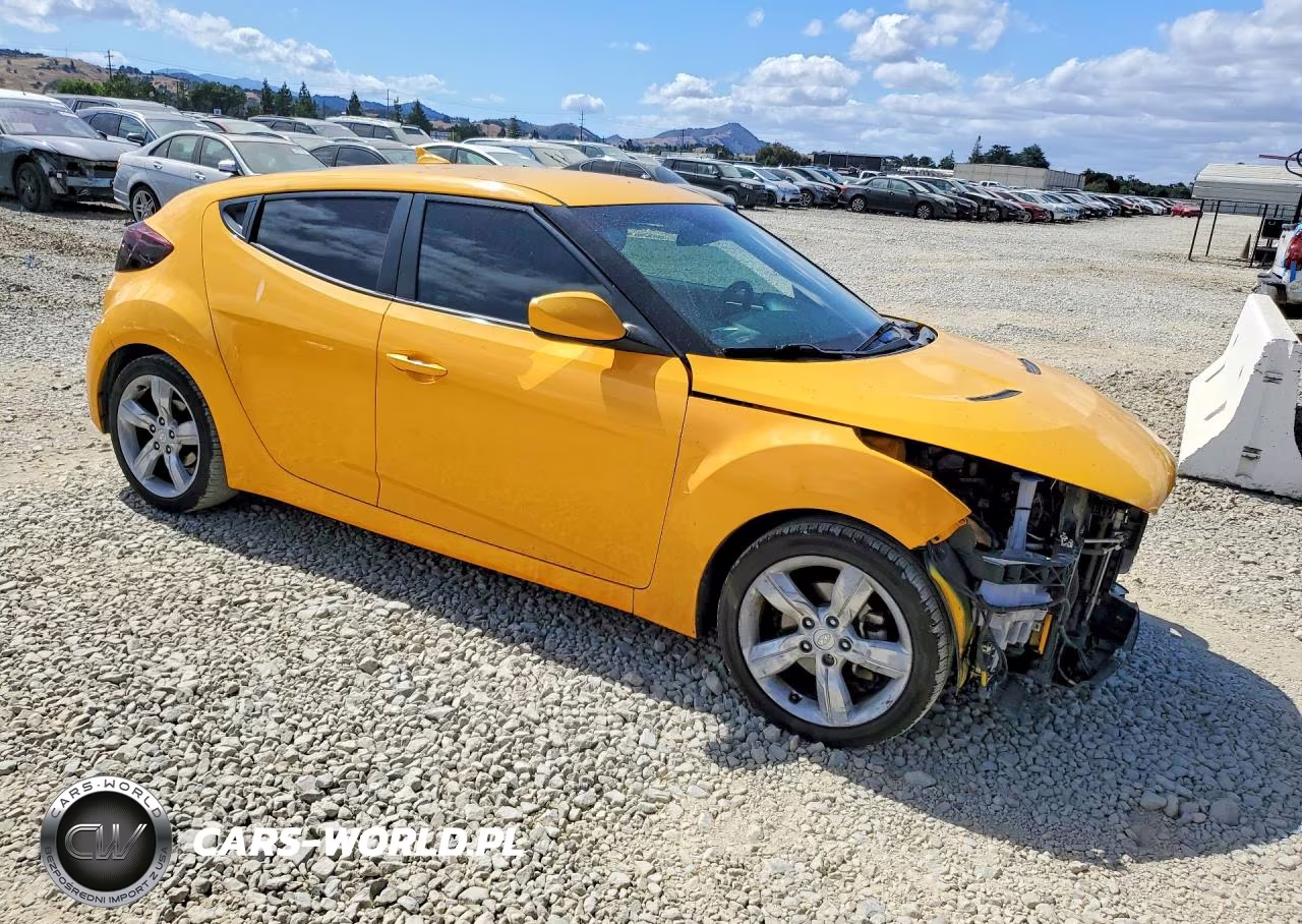 2015 Hyundai Veloster Base VIN:KMHTC6AD4FU228525 - 4