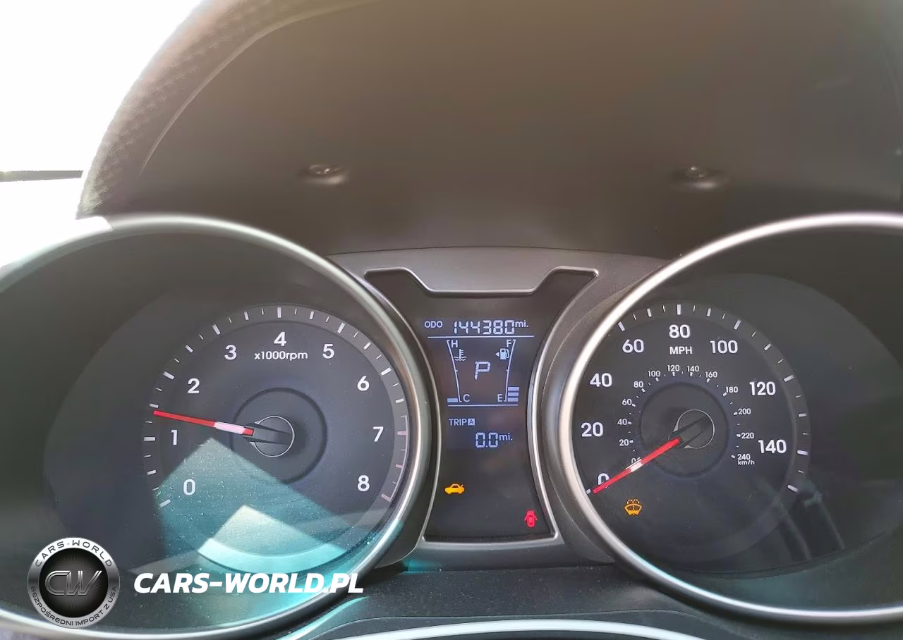 2015 Hyundai Veloster Base VIN:KMHTC6AD4FU228525 - 9