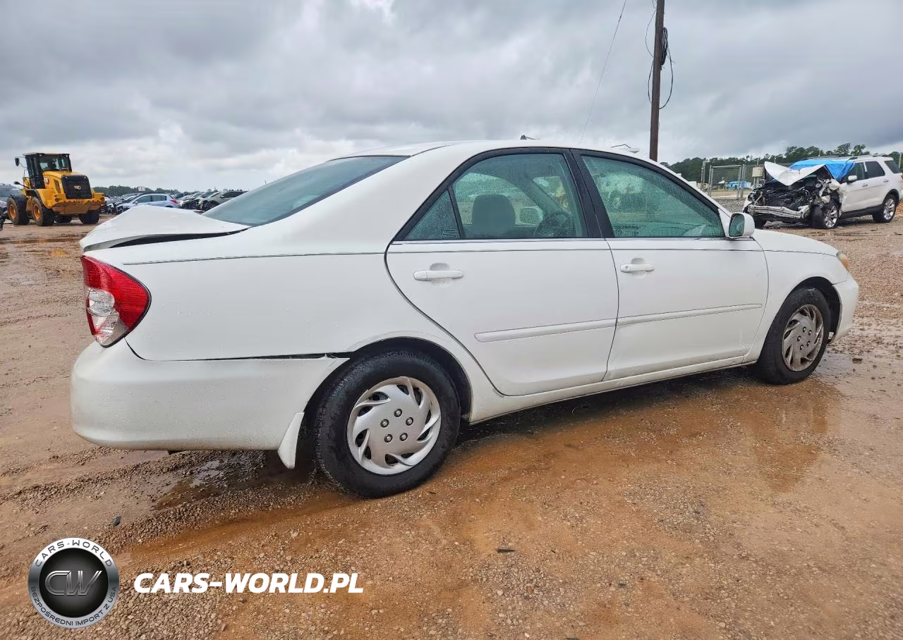 2002 Toyota Camry Le VIN:4T1BE32K82U071514 - 3
