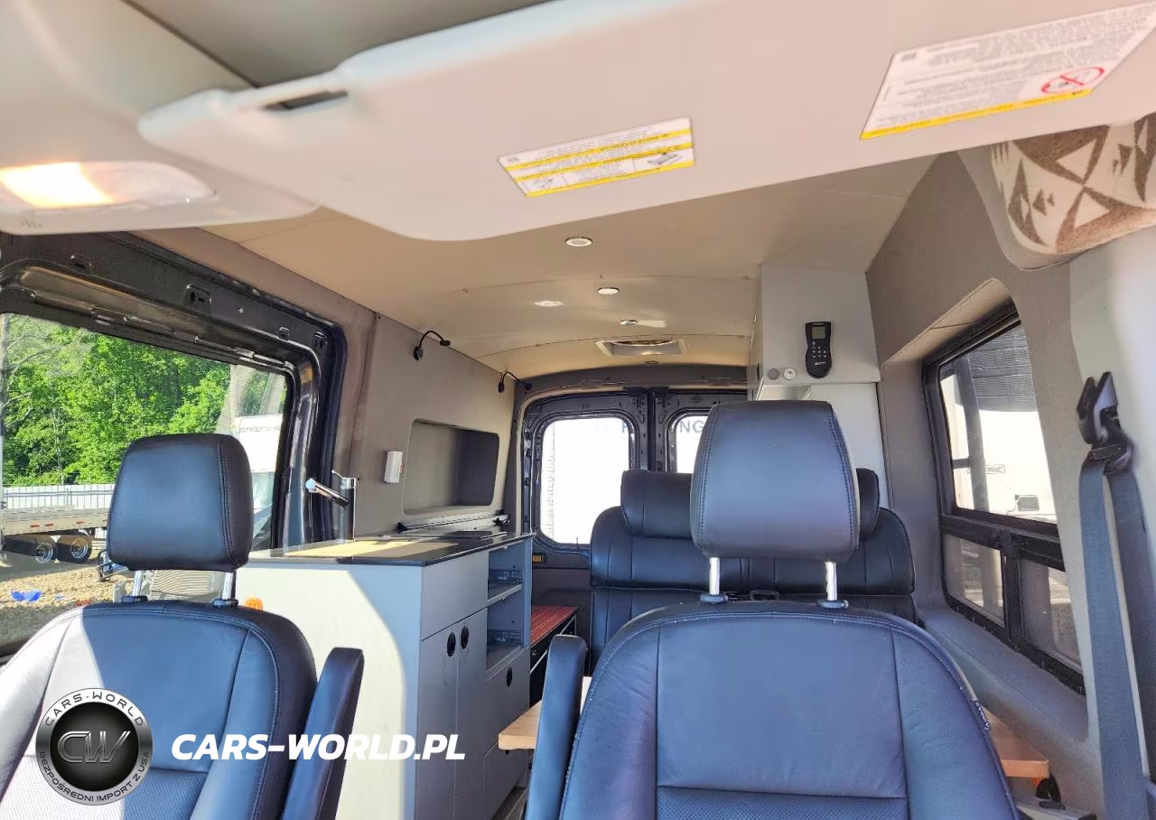 2019 Ford Transit T-250 VIN:1FTYR2CG9KKB04913 - 10