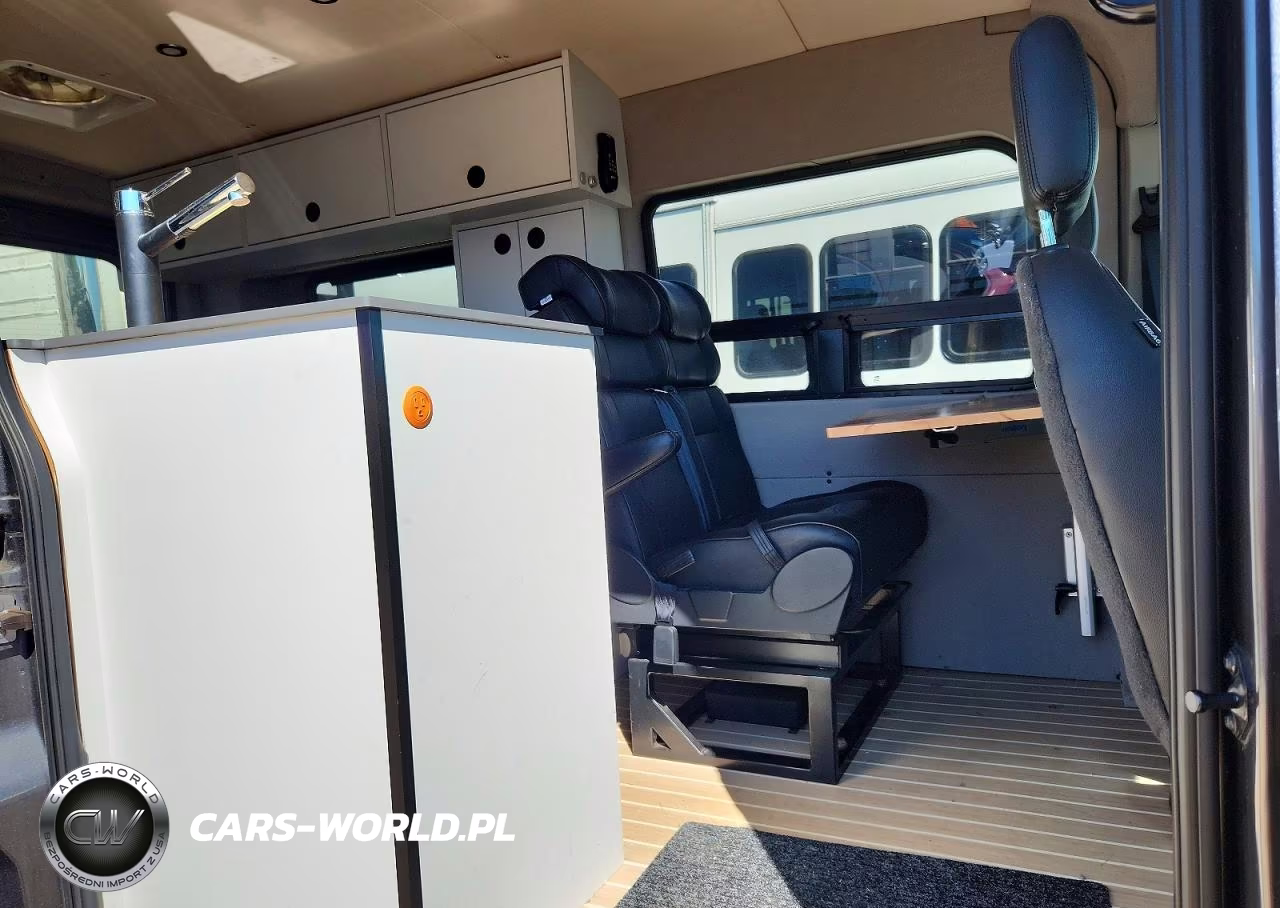 2019 Ford Transit T-250 VIN:1FTYR2CG9KKB04913 - 11