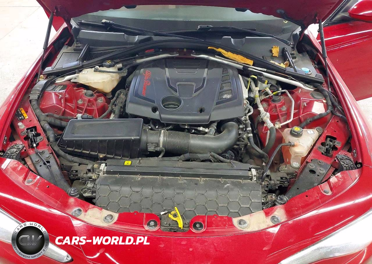 2018 Alfa Romeo Giulia VIN:ZARFAEBN4J7575570 - 11