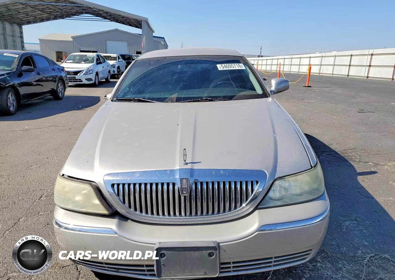 2003 Lincoln Town Car Executive VIN:1LNHM81W13Y655536 - 5