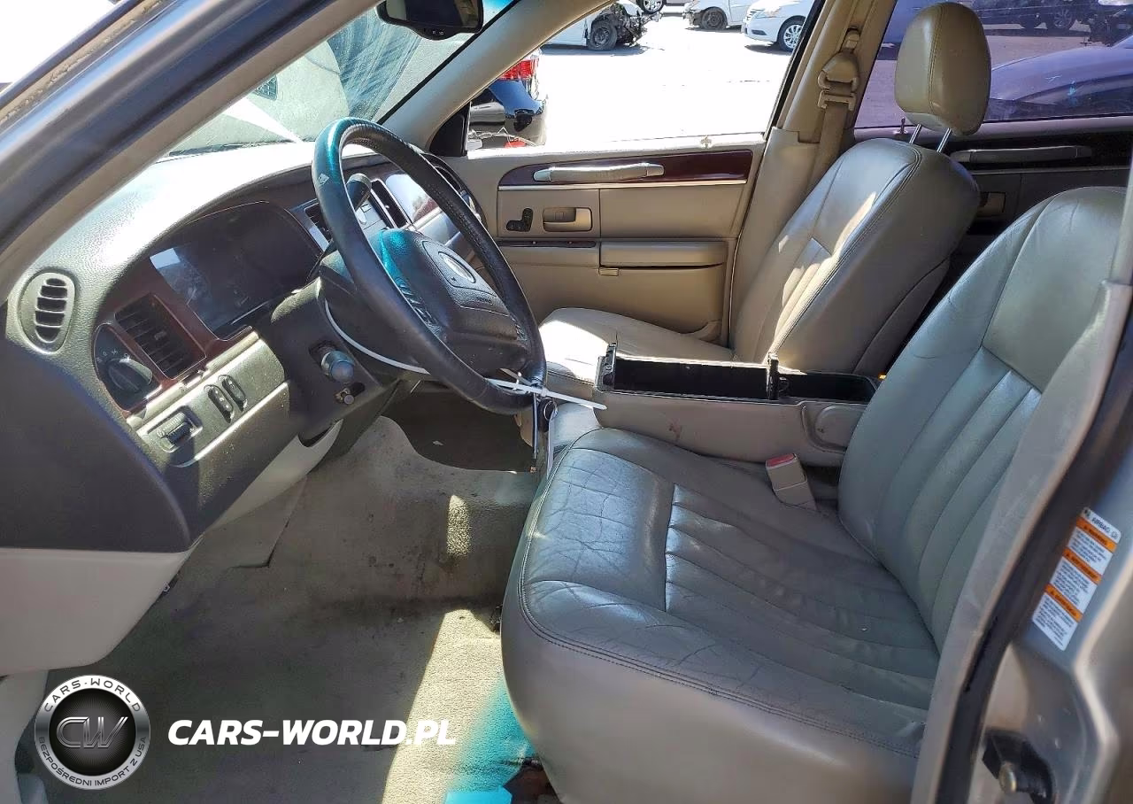 2003 Lincoln Town Car Executive VIN:1LNHM81W13Y655536 - 7