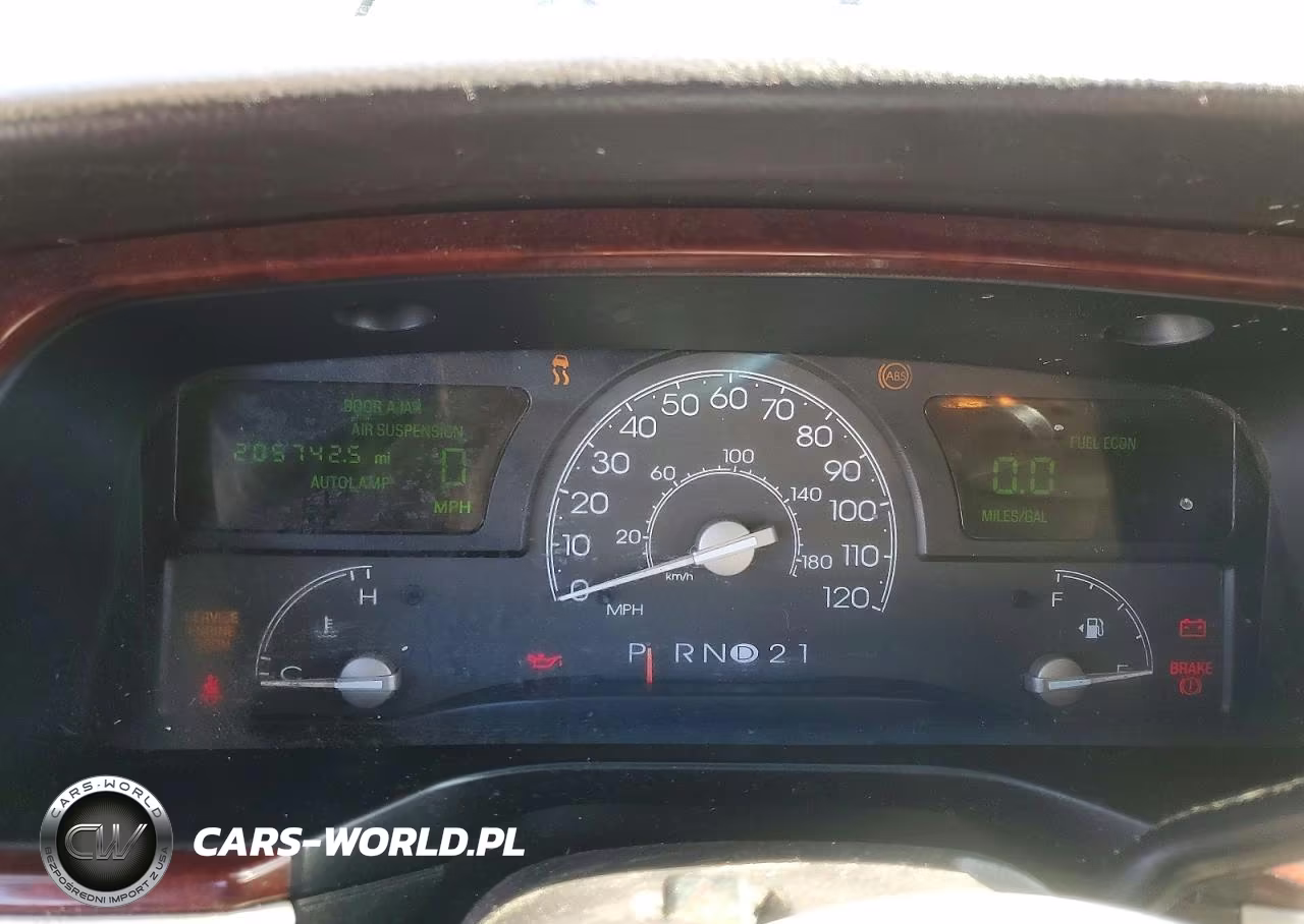 2003 Lincoln Town Car Executive VIN:1LNHM81W13Y655536 - 9