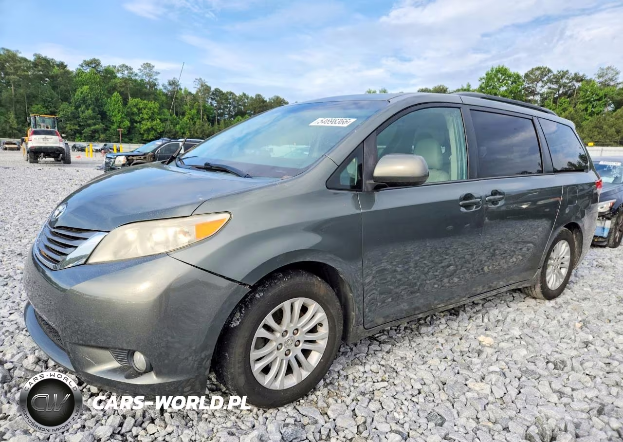2014 Toyota Sienna Xle 8-Passenger