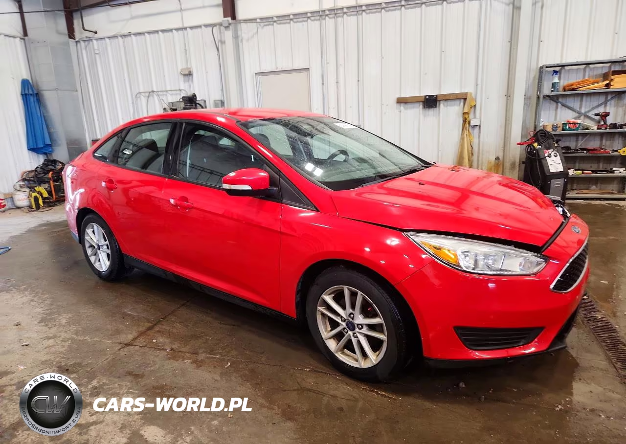2016 Ford Focus Se VIN:1FADP3F29GL289739 - 4
